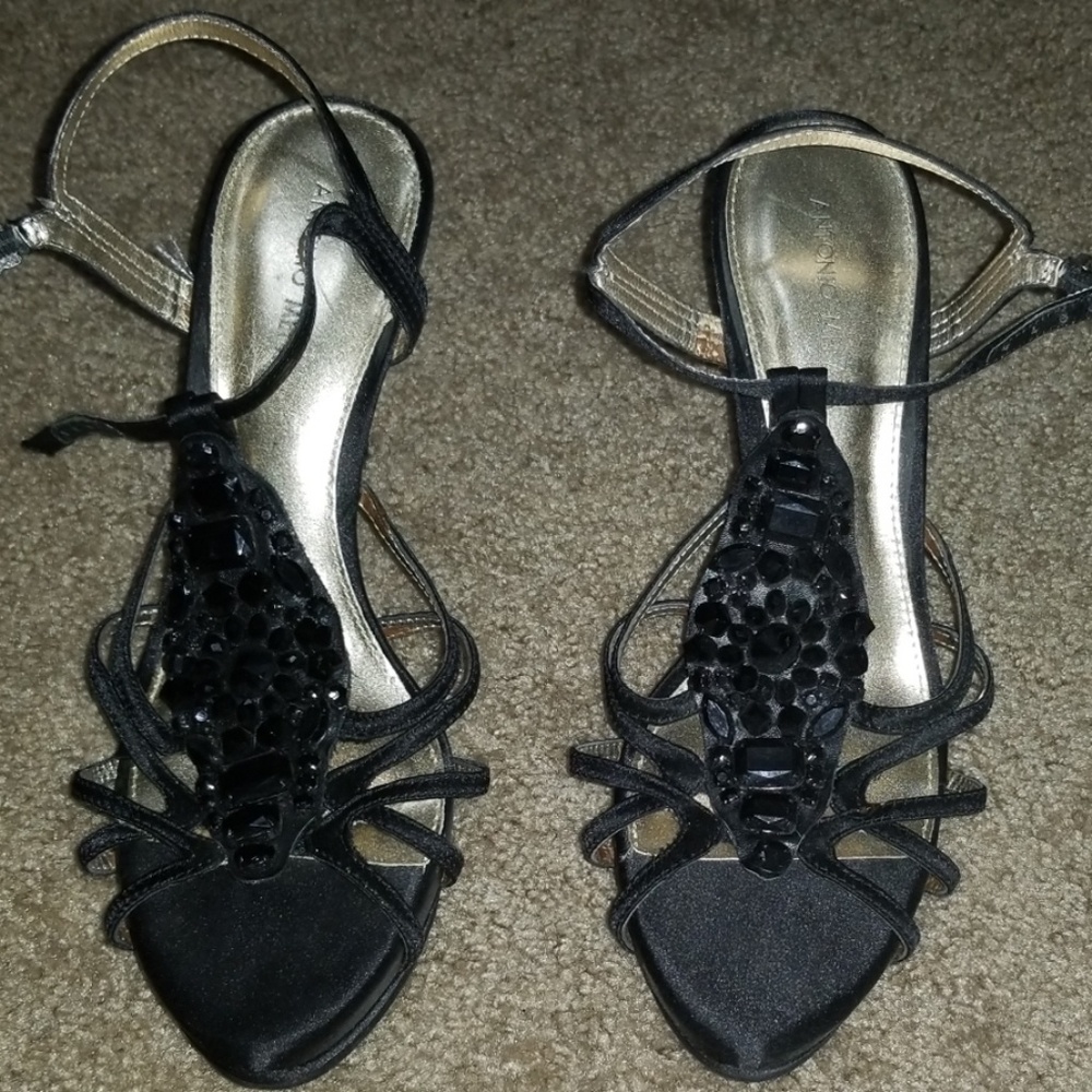 Antonio Melania heels
